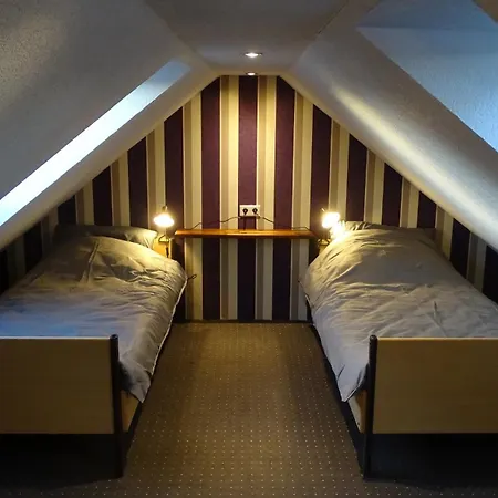 Overlinger Gaestehaus Penzion 3*